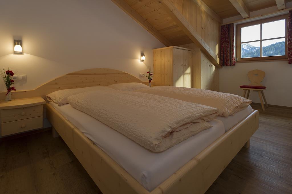 Appartments Jagerhof Braies  Phòng bức ảnh