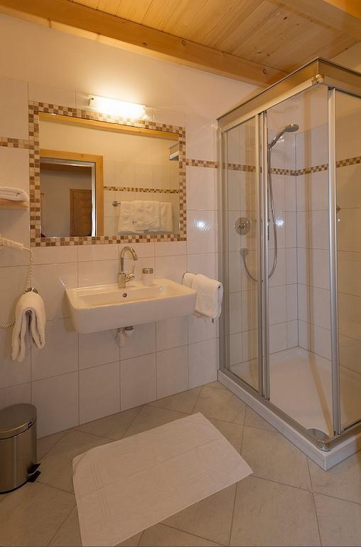Appartments Jagerhof Braies  Ngoại thất bức ảnh